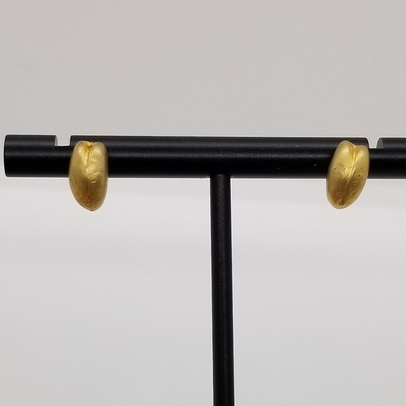 gold tone curl earrings - Picture 3 of 8